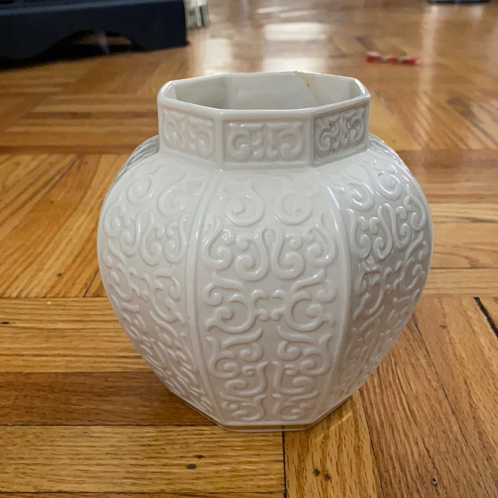 Gorgeous Lenox vase!
